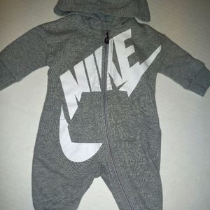 Nike✔ Newborn Bodysuit